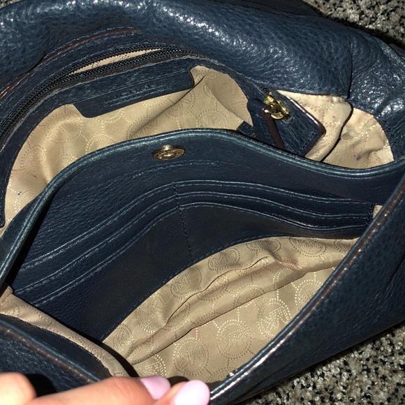 Michael Kors purse - Picture 6 of 6